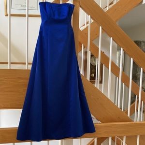 Special occasion..Beautiful blue strapless long dress